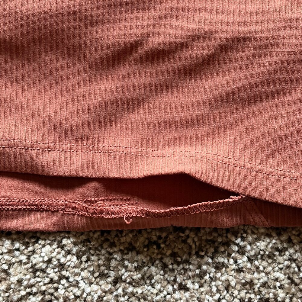 Amazon Ribbed Crop Top - Picture 6 of 6